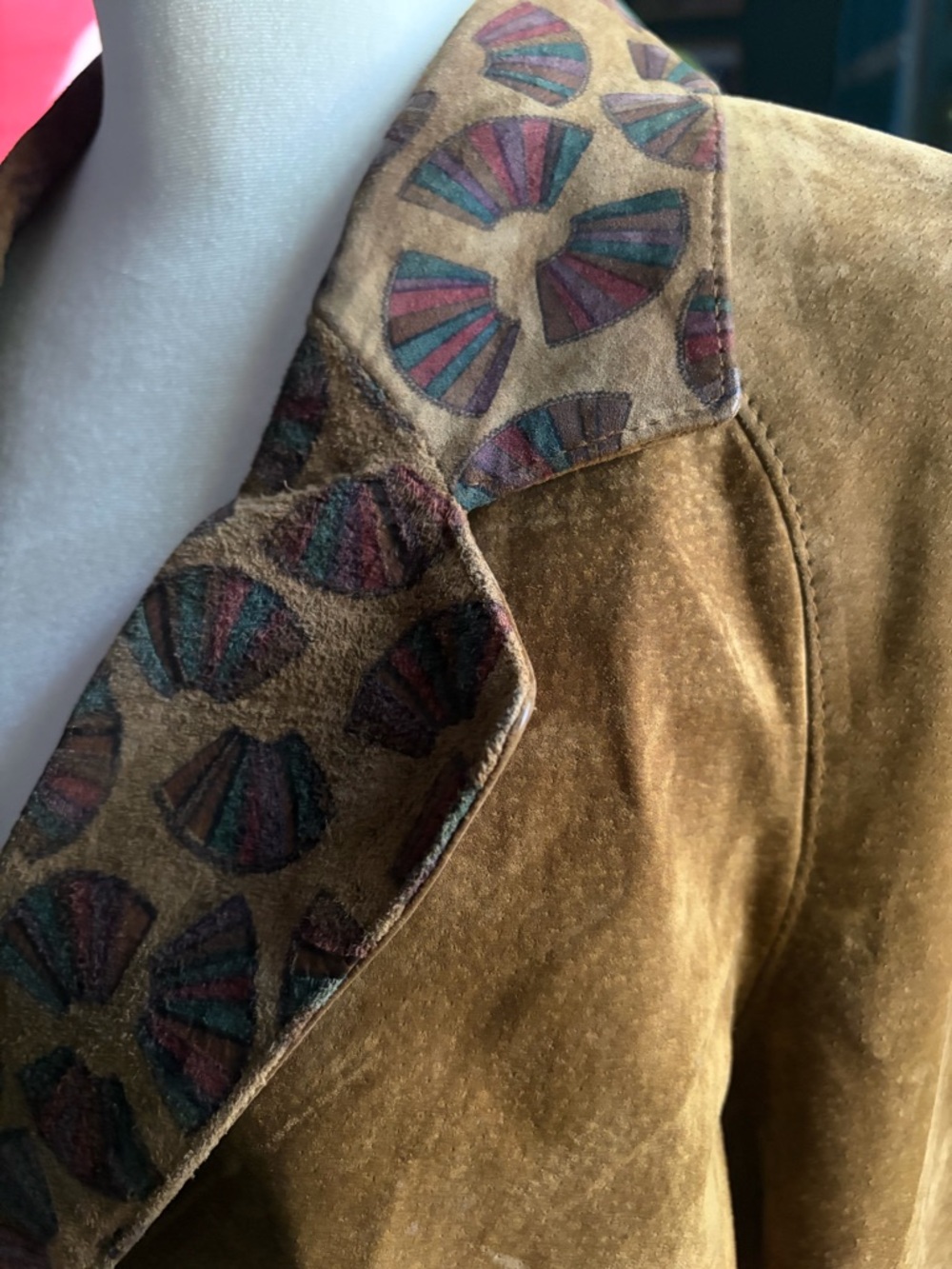 Danier Brown Suede jacket with Patterned “Fan” design trim - M